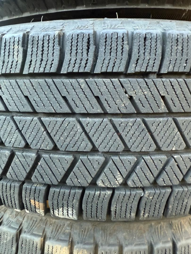 スタッドレスVRX3 175/65R15 4本　1月4日まで価格