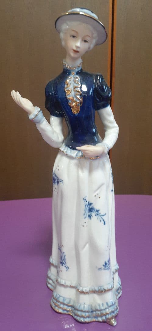 アンティーク人形置物