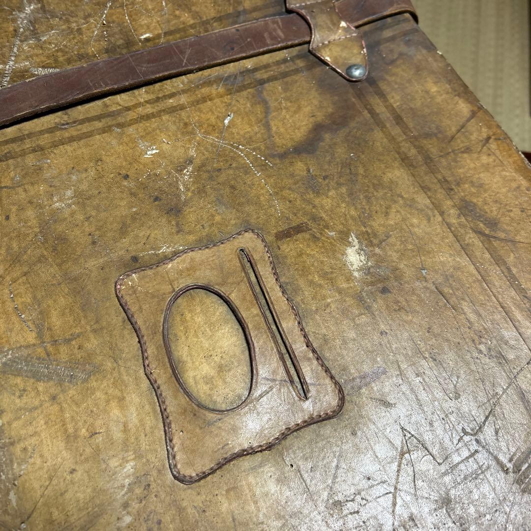 古い大きな旅行鞄　革製　アンティーク　レトロ