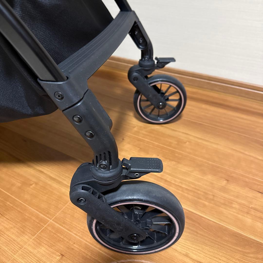 【ベビーザらス限定】ミニモプラス ベビーカー ペールブラック　ホワイトレーベル