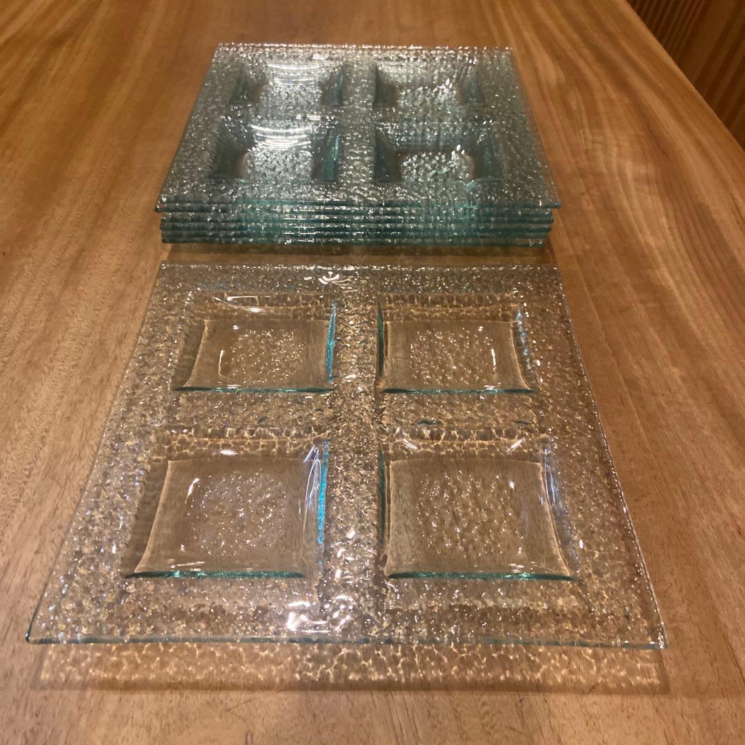 エメラルドグリーンのガラスプレート7枚