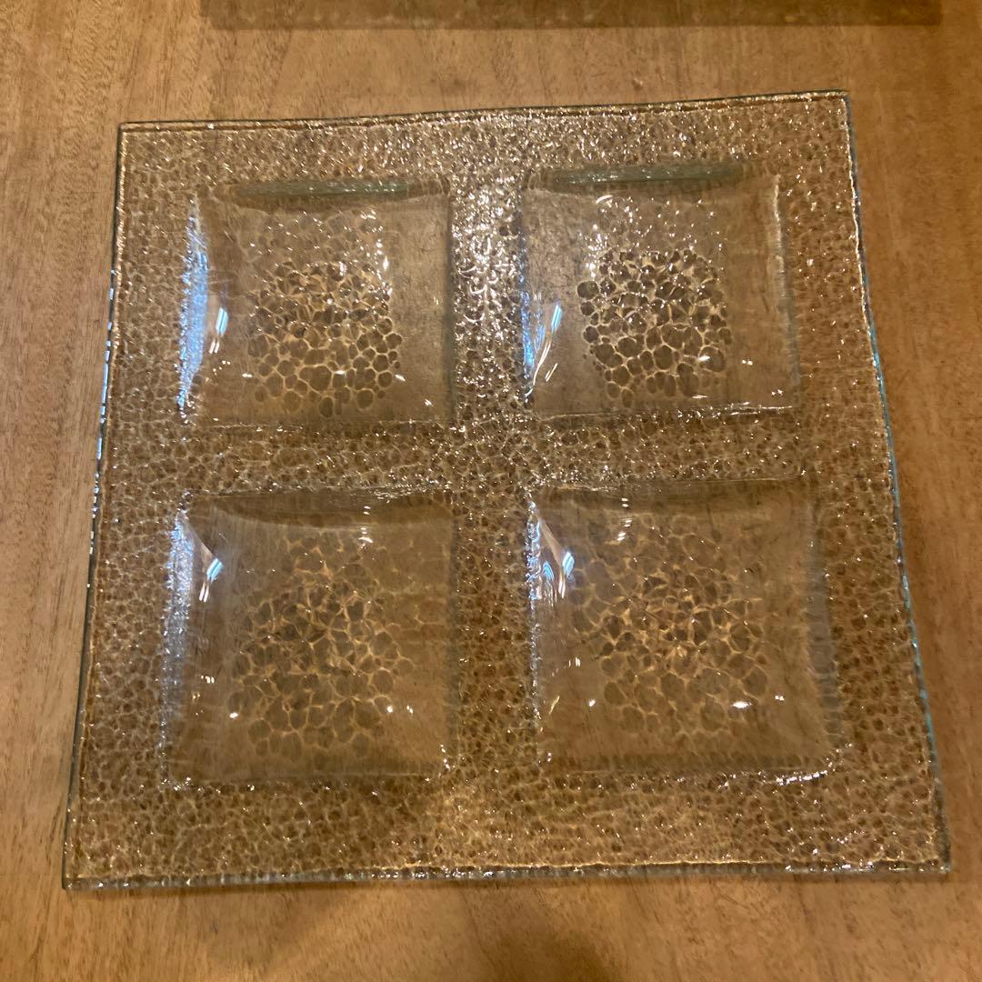 エメラルドグリーンのガラスプレート7枚