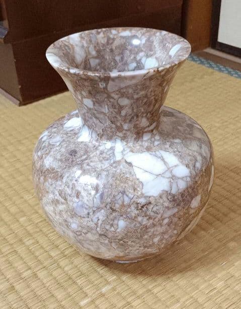 大理石 花瓶 茶色と白の模様