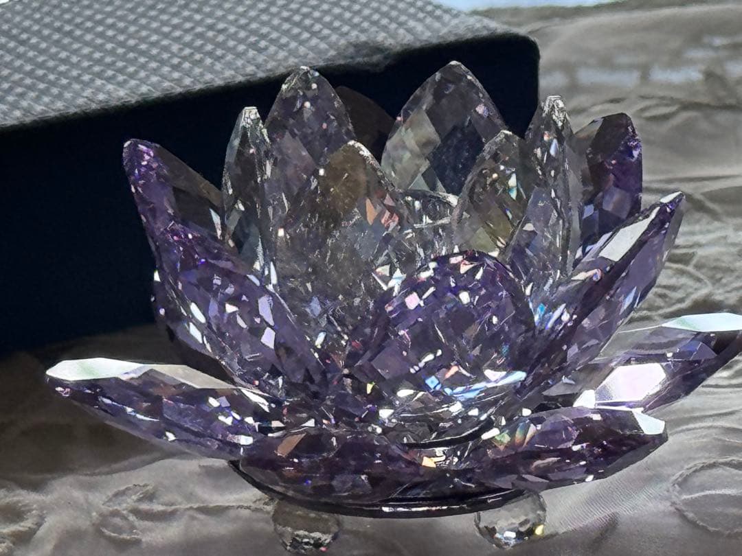 スワロフスキーのウォーターリリーキャンドルホルダー　パープル