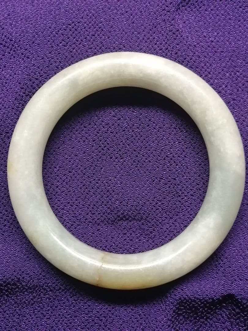 ★【さる】古墳後期『糸魚川翡翠垂飾輪』出土品。8.10cm。博物館所有。