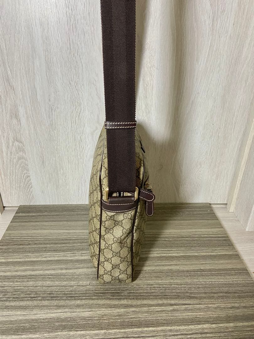 GUCCI ショルダーバッグ　GG スプリーム　PVC レザー　ベージュ