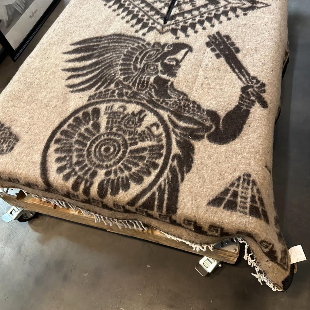 メキシコ製 アステカポンチョ | メキシカンラグ ネイティブ柄 ブラウンベージュ