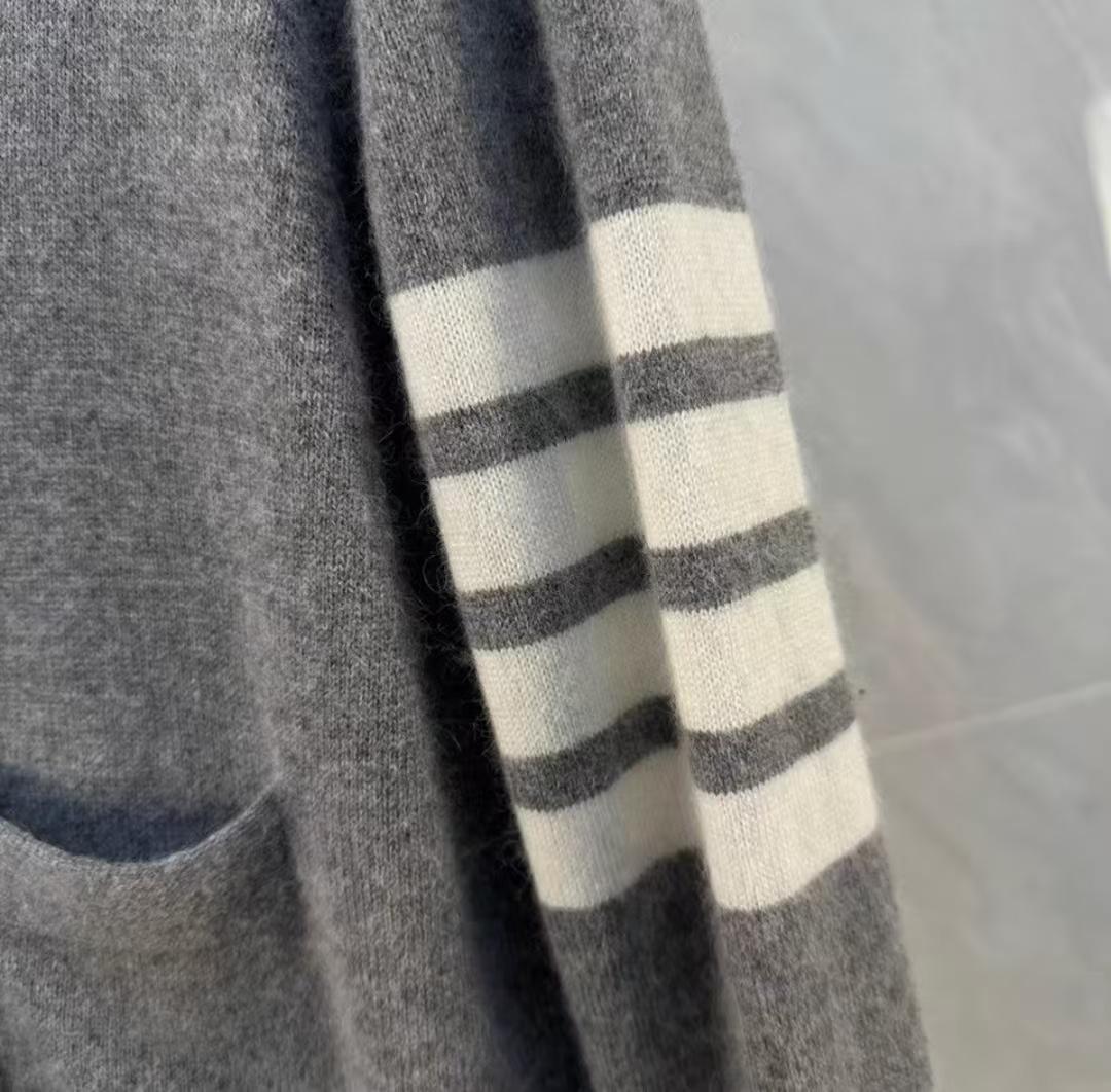 THOM BROWNE グレー Vネックカーディガン 1サイズ