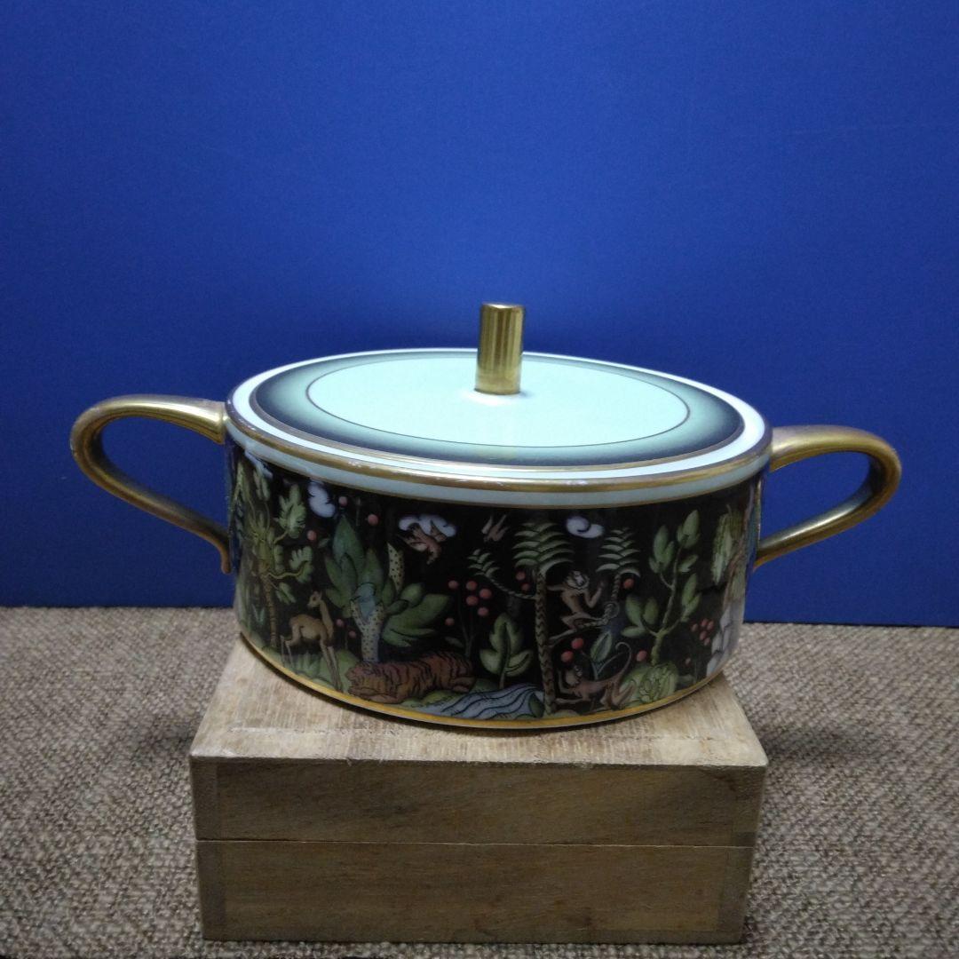 ミントンボンボニエール