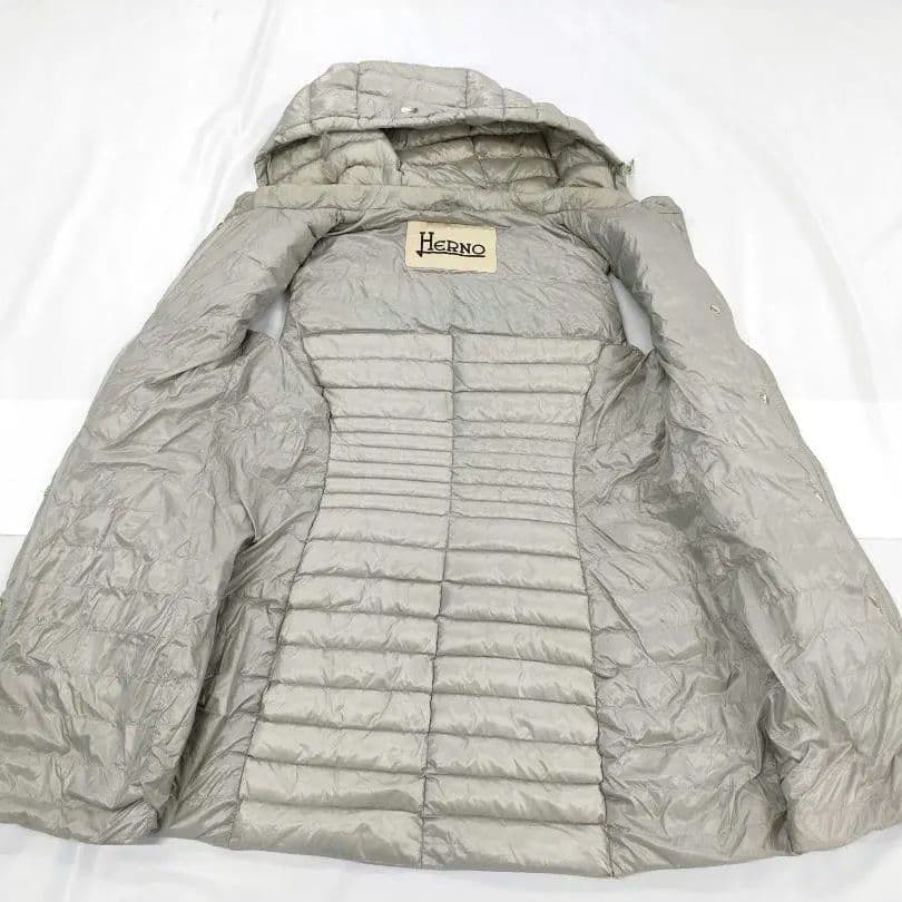 美品 HERNO フーデッド軽量ダウンベスト 46サイズ　L相当 d33