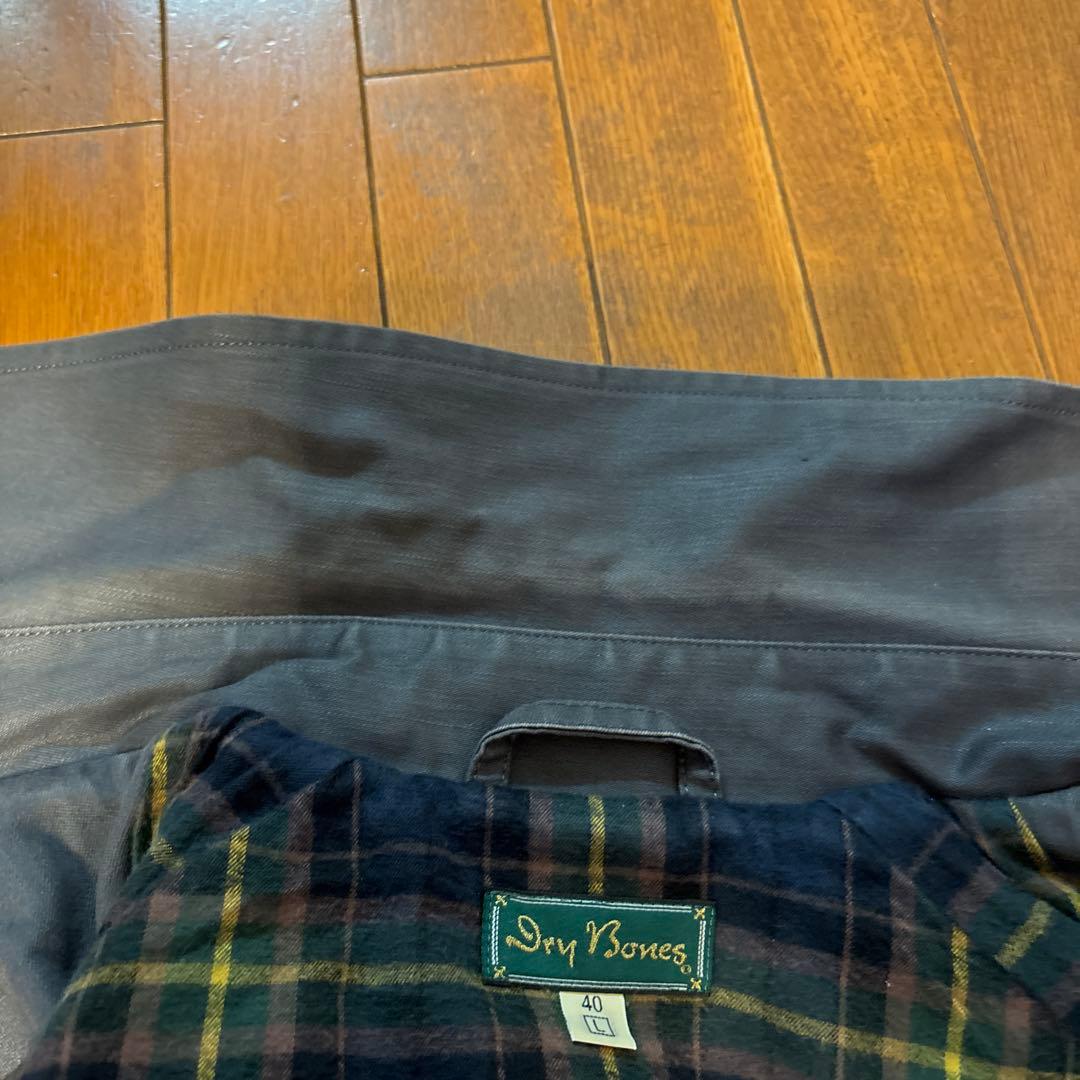 ドライボーンズのダークグレー トレンチコート