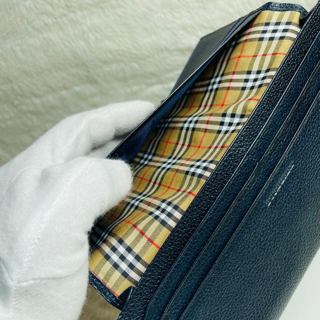 新品未使用　箱付レアBURBERRY 長財布　二つ折り　ノバチェックおしゃれ男女
