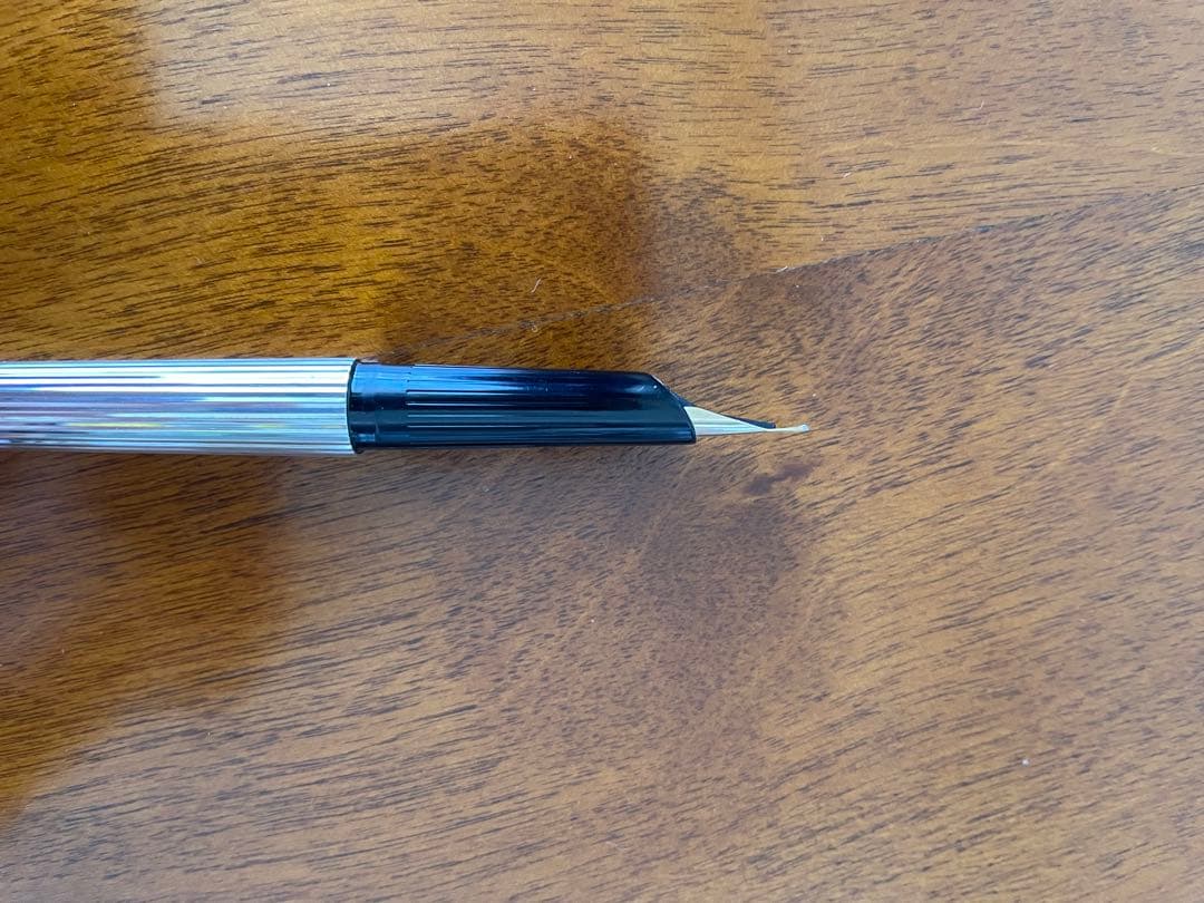 デュポン 万年筆 46870 ソリッド・シルバー S.T.Dupont