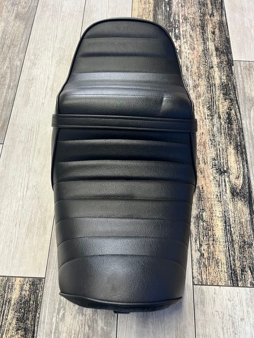 ゼファー750 純正シート　タックロール張替え