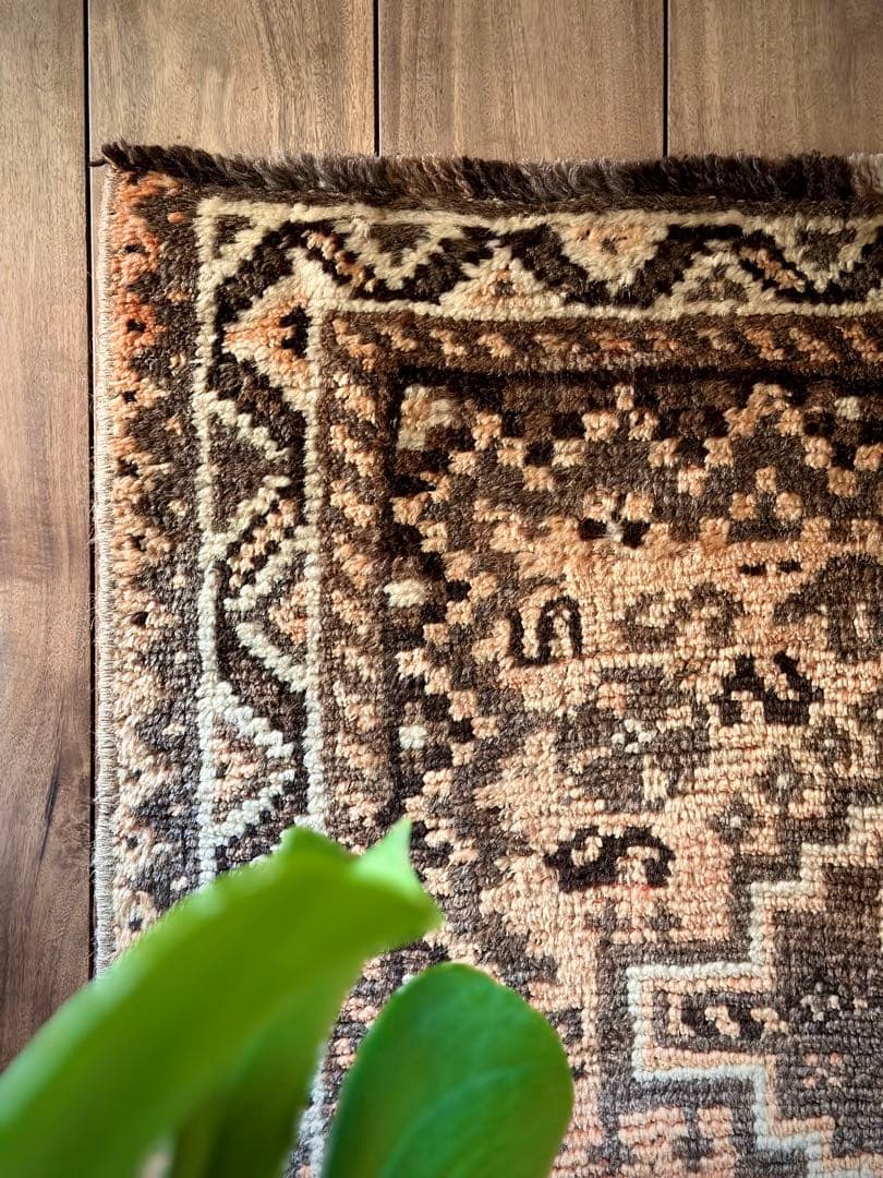 トライバルラグ　ヴィンテージラグ　カシュガイ族　シラーズ　ペルシャ絨毯　ランナー