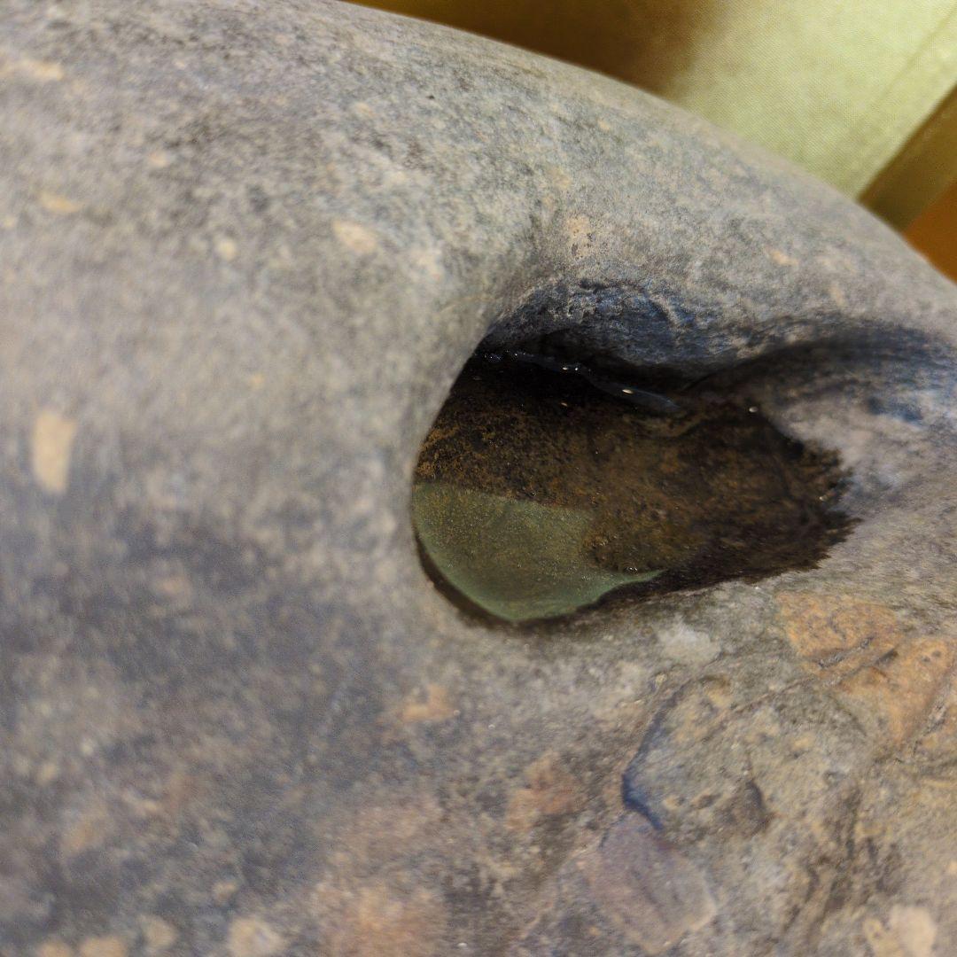 水石 溜まり 天然石 約4.6kg 原石 鑑賞石 自然石 専用台座付 希少 レア