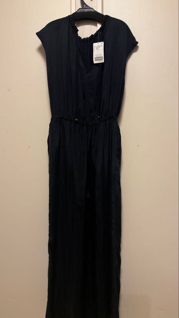 新品未使用　IENA キュプラギャザーネックオールインワン　ネイビー　38