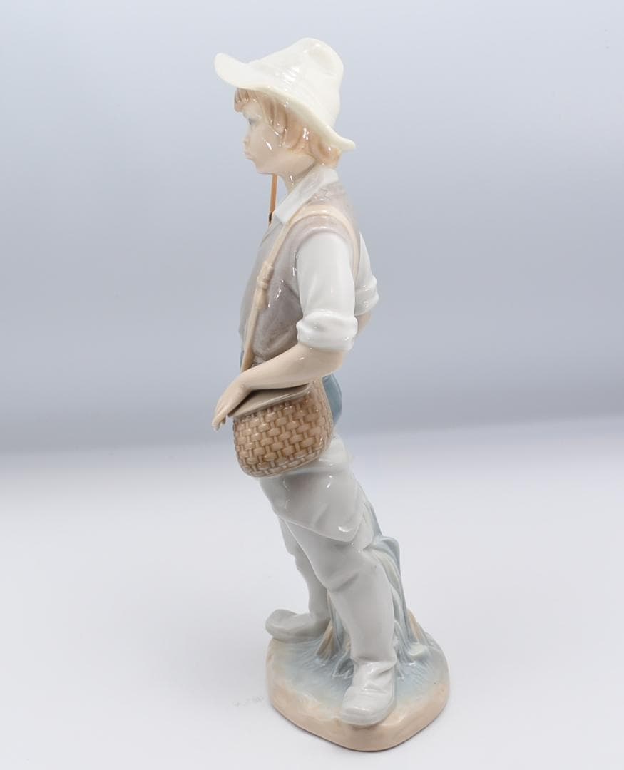 釣りに行く　＃4809　★リヤドロ　スペイン　ポーセリン　光沢仕上げ　舌背