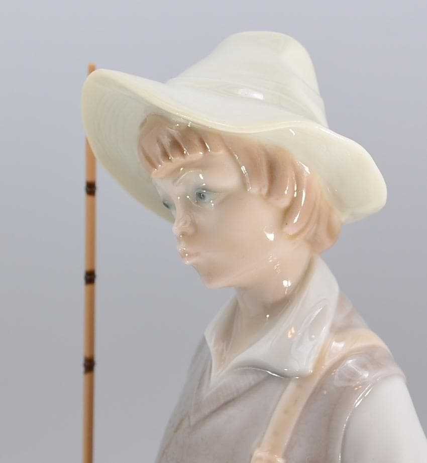 釣りに行く　＃4809　★リヤドロ　スペイン　ポーセリン　光沢仕上げ　舌背