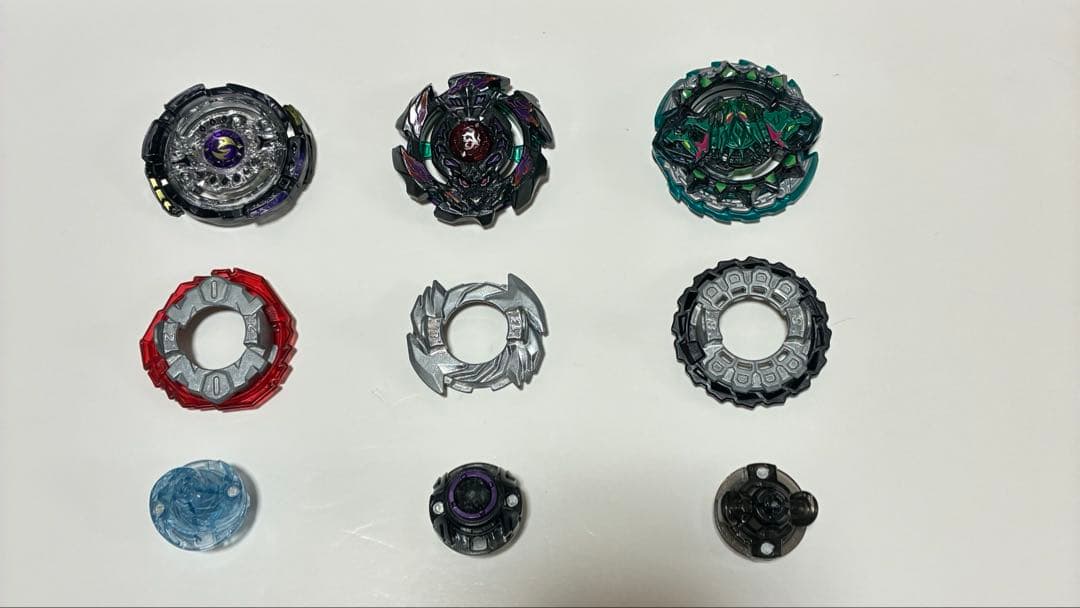 そ*そ様 ベイブレードバースト　ランチャー付き　合計21駒　引退品