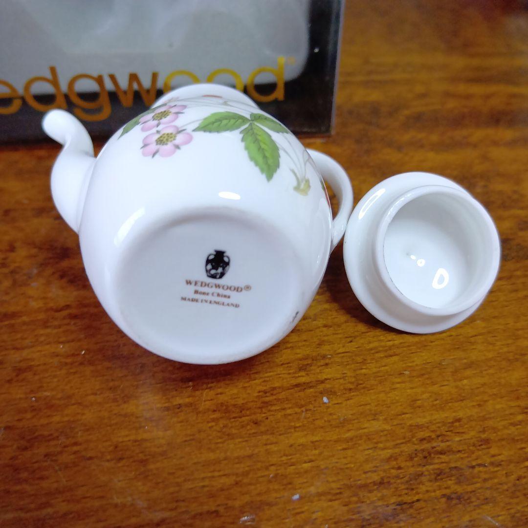 ウェッジウッド ワイルドストロベリー ミニチュアティー（コーヒー）セット