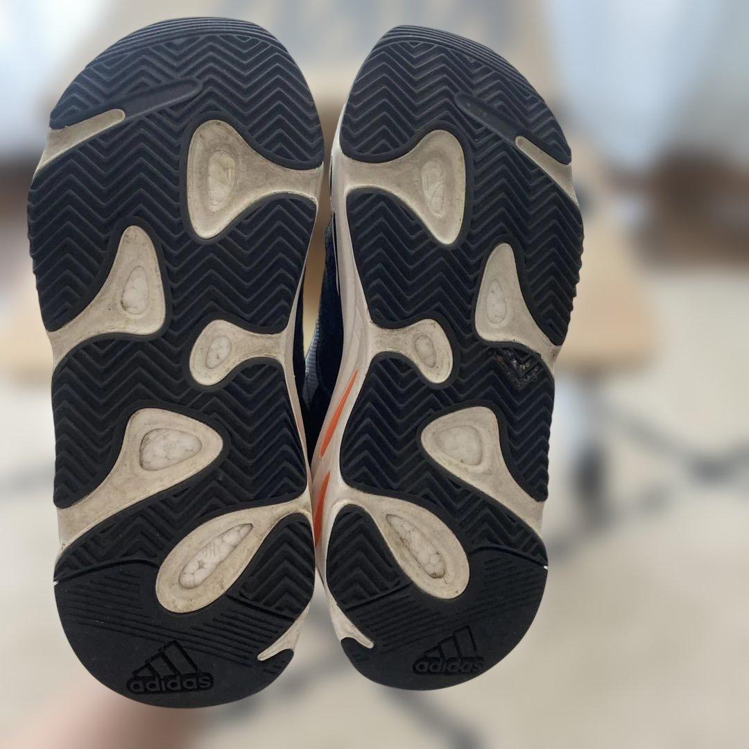 YEEZY BOOST 700 ホワイト/ブラック/オレンジ US 9