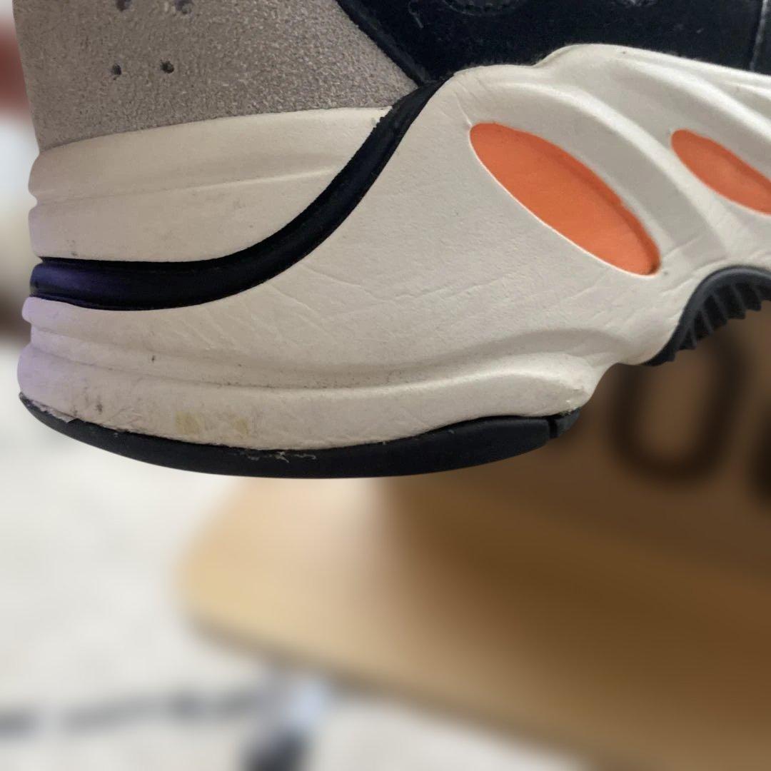 YEEZY BOOST 700 ホワイト/ブラック/オレンジ US 9