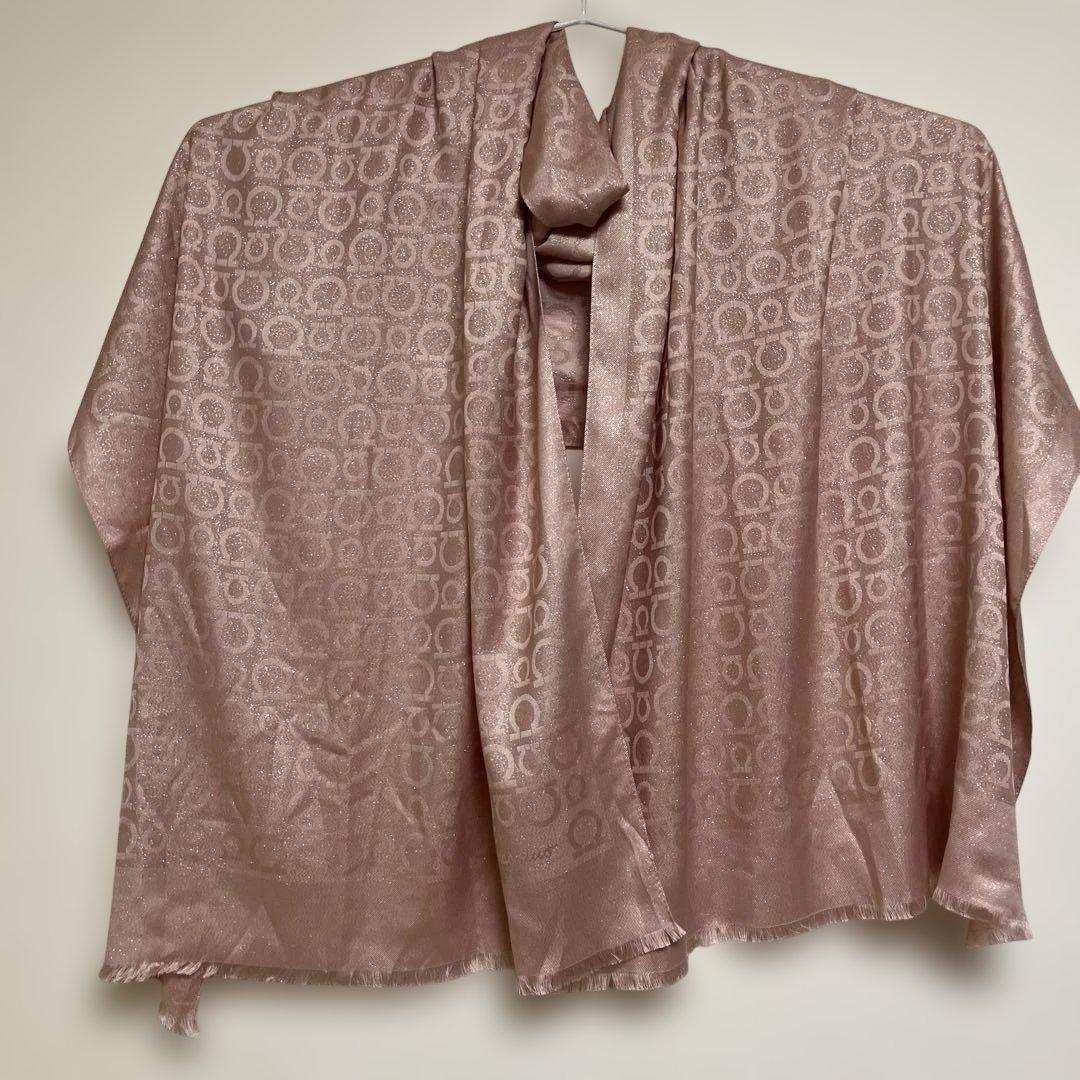 新品未使用✨Ferragamoシルク混紡ストール 約67cm x 180 cm