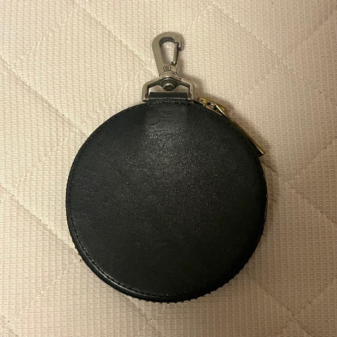 black means サークルポーチ　ケース　Refugees別注　限定