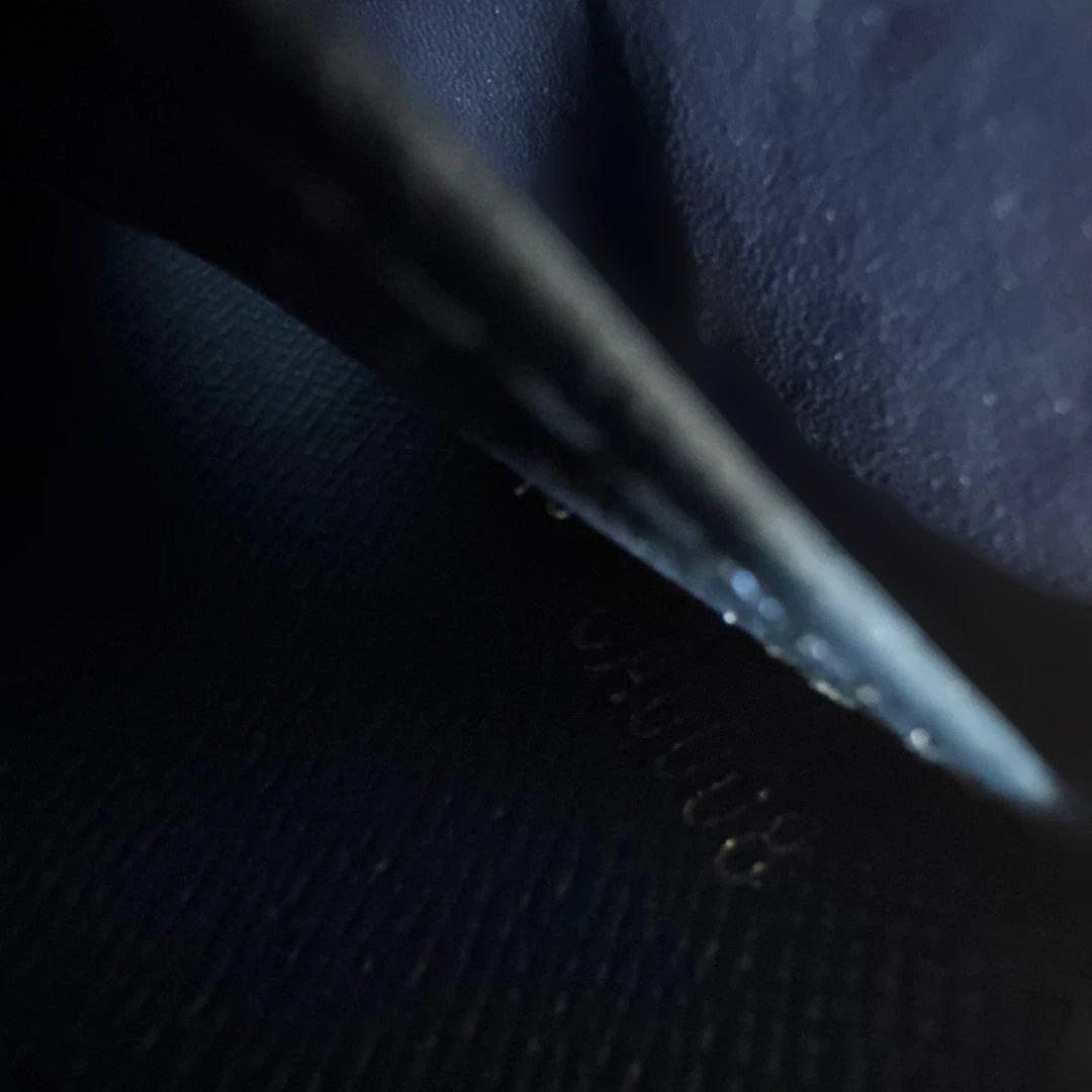 Louis Vuitton LVエスカル　ロゴ財布