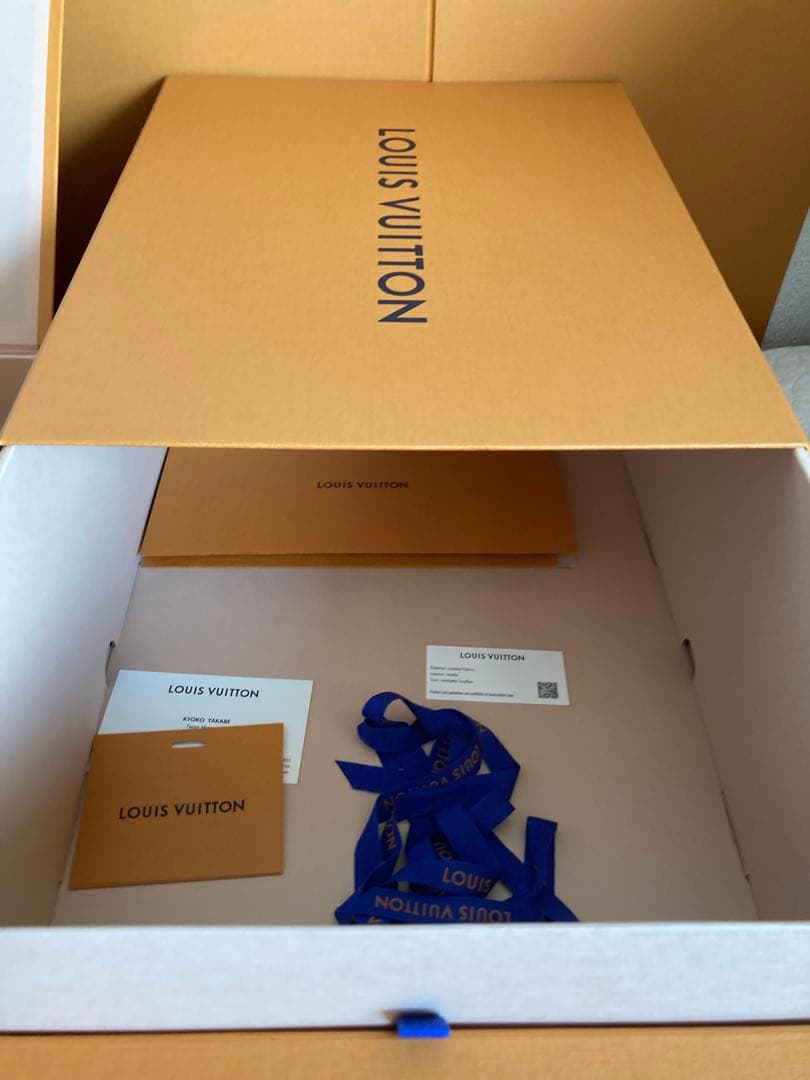 ルイ・ヴィトン空箱　ショップ袋　リボン