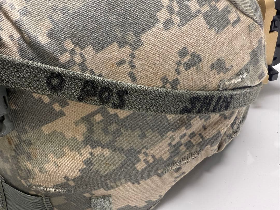 実物　米陸軍ヘルメット/ACUパターンカバー
