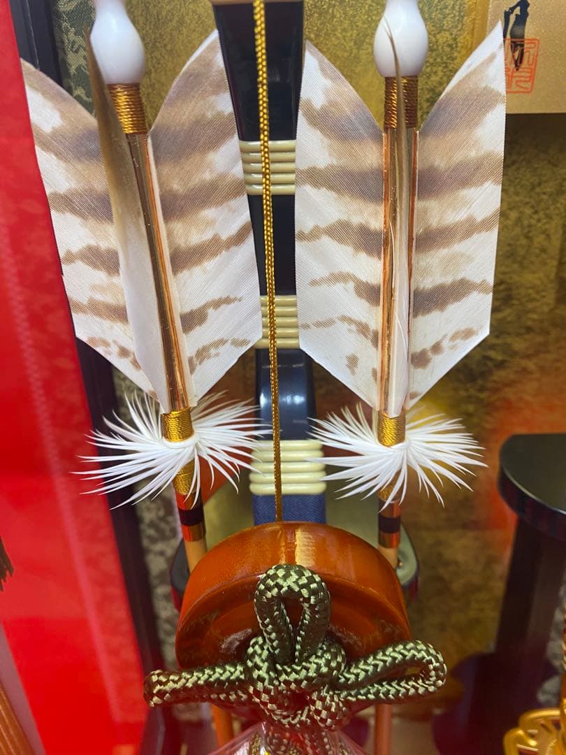 東京久月　破魔弓　安芸の金銀紙ガラスケース・間口約２４×奥行約１９×高さ約４６㎝