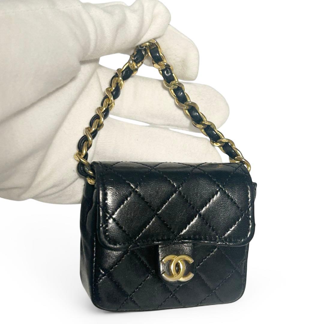 CHANEL ミニミニマトラッセ ココマーク バッグチャーム ラムスキン　黒