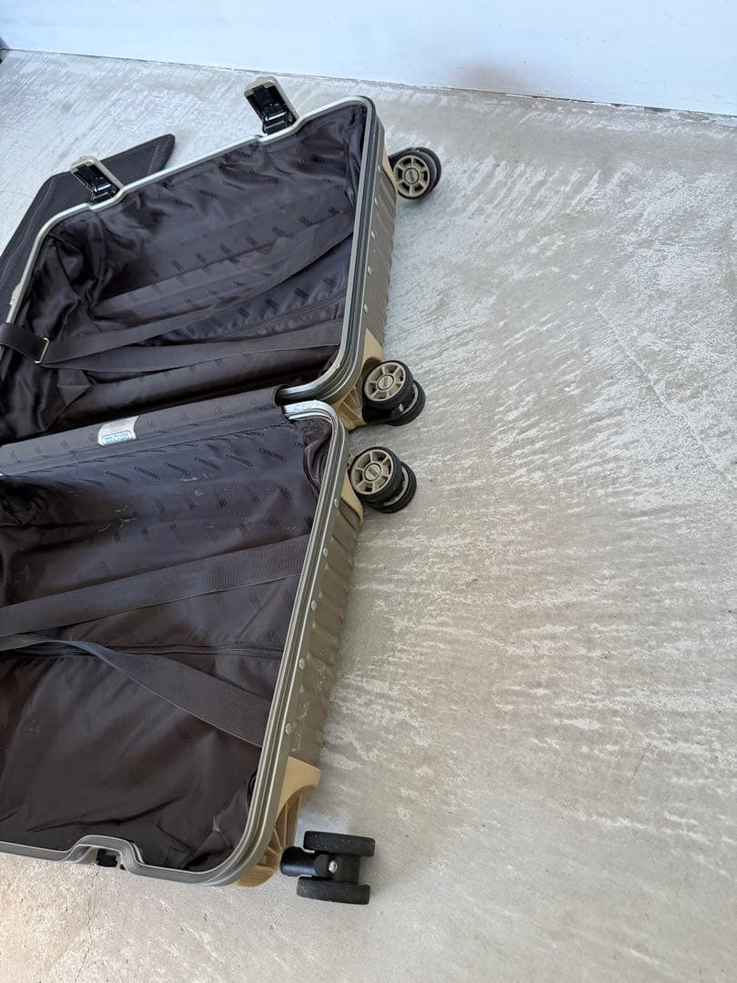 【貴重な4輪タイプ】RIMOWA キャリーケース トパーズ チタニウム　33L