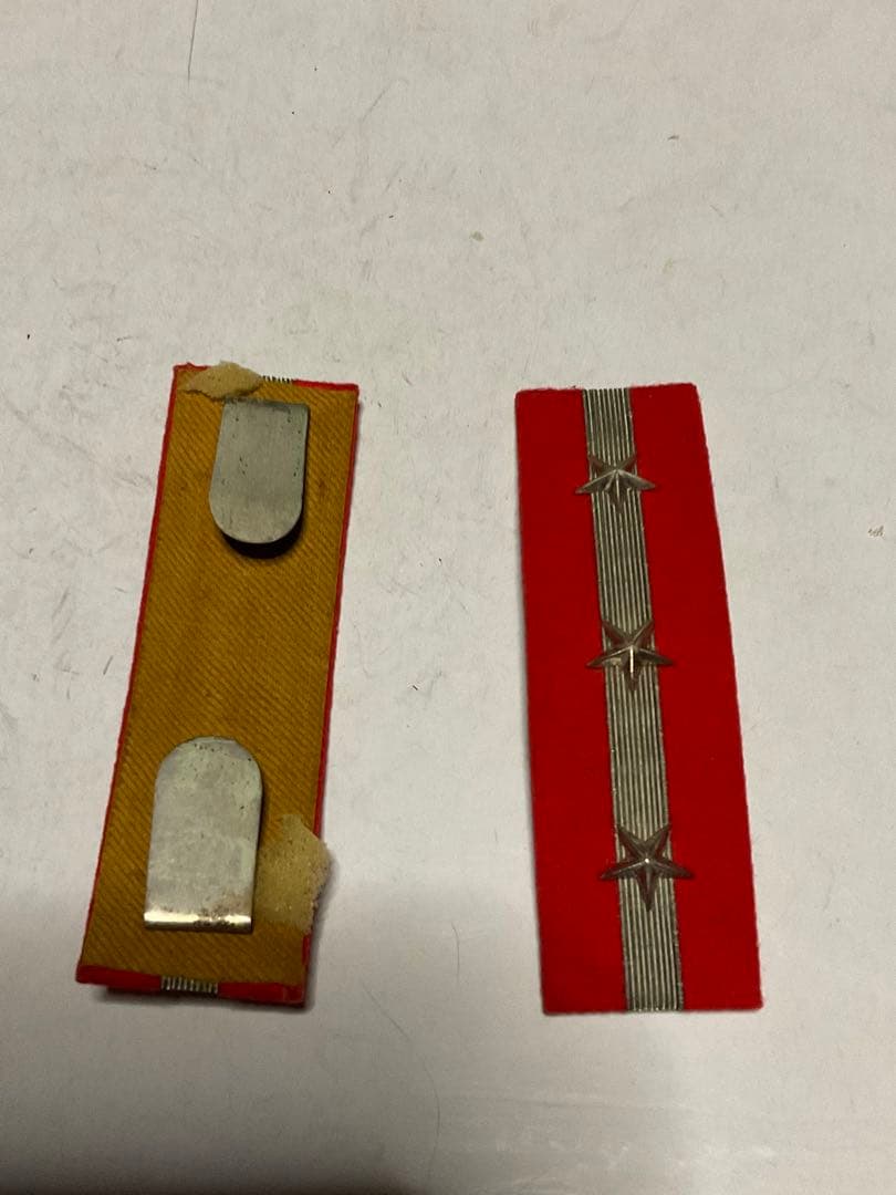 昭和の戦時中の産物【婦人会襷、軍隊手帳、旧日本軍肩章、社員章、帝國在郷軍人會】。