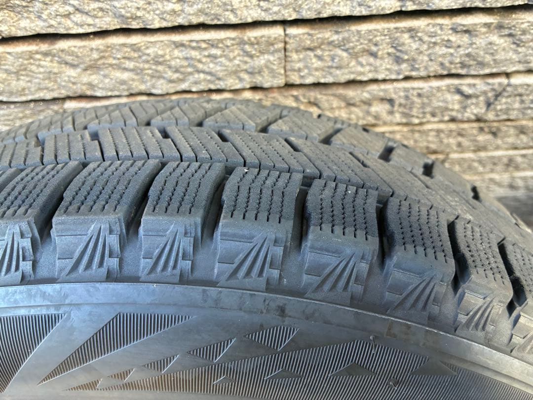 2024年製BRIDGESTONE VRX3 スタッドレス　ブリヂストン 4本