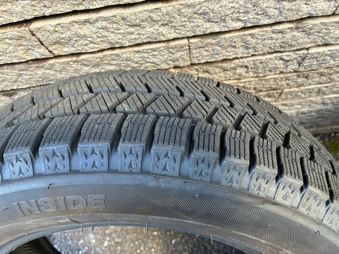 2024年製BRIDGESTONE VRX3 スタッドレス　ブリヂストン 4本