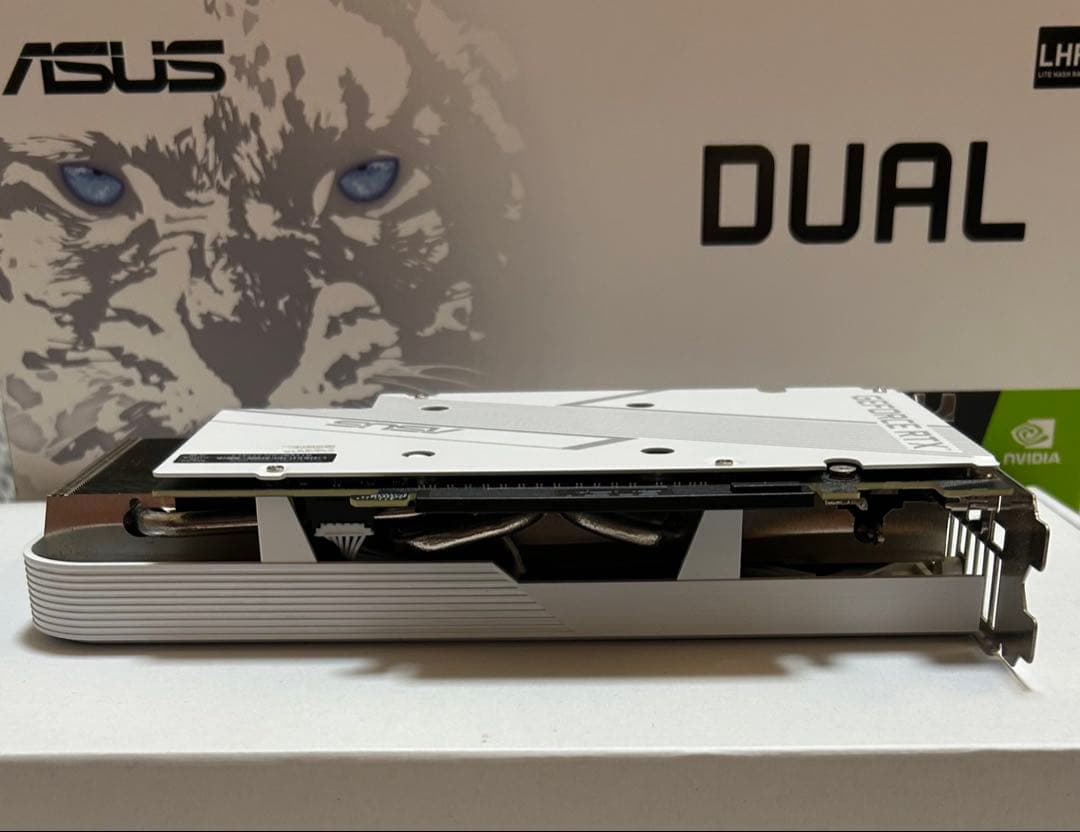 グラフィックボード・グラボ・ビデオカード ASUS GeForce RTX 3060 Ti White