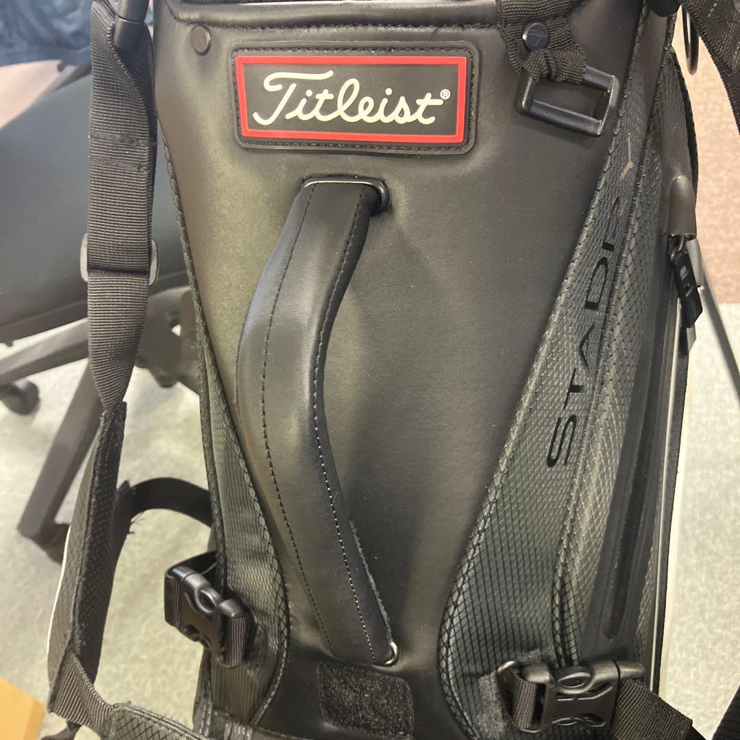 Titleist 軽量キャディバッグ ブラック/ホワイト