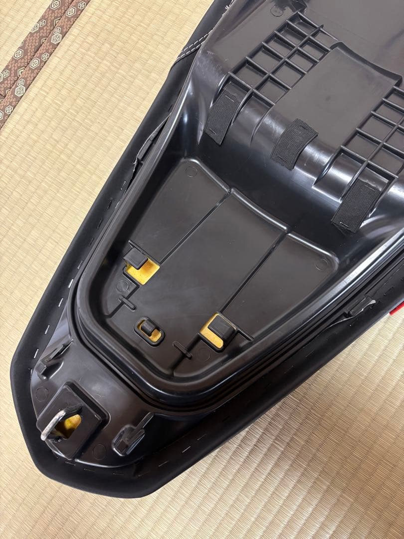 NOI WATDAN ホンダPCX ローダウン　弾付きシート　高反発ウレタン内蔵