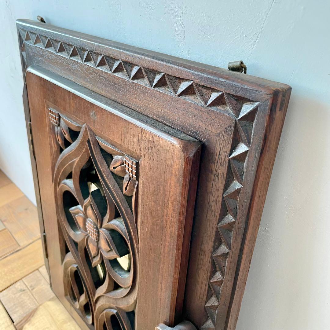 【専用】112. 木彫 透彫り 扉付き 四角型 鏡 ミラー 壁掛け