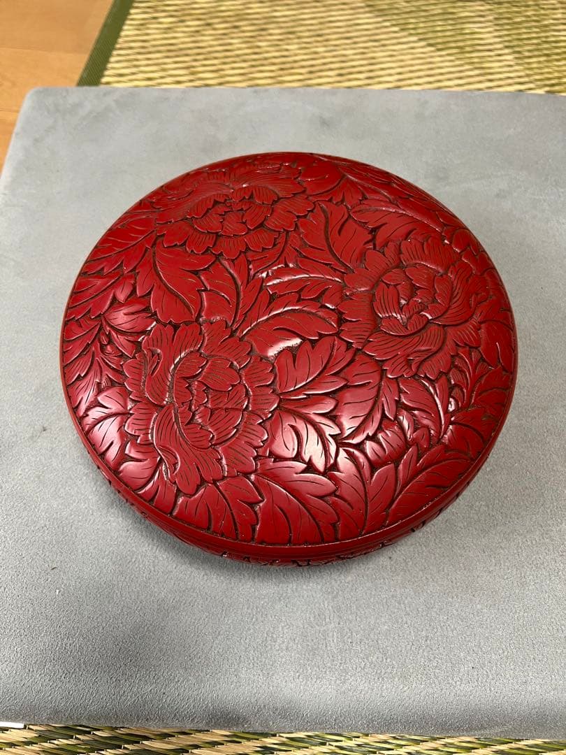 村上木彫堆朱　香合（牡丹唐草）　直径20cm