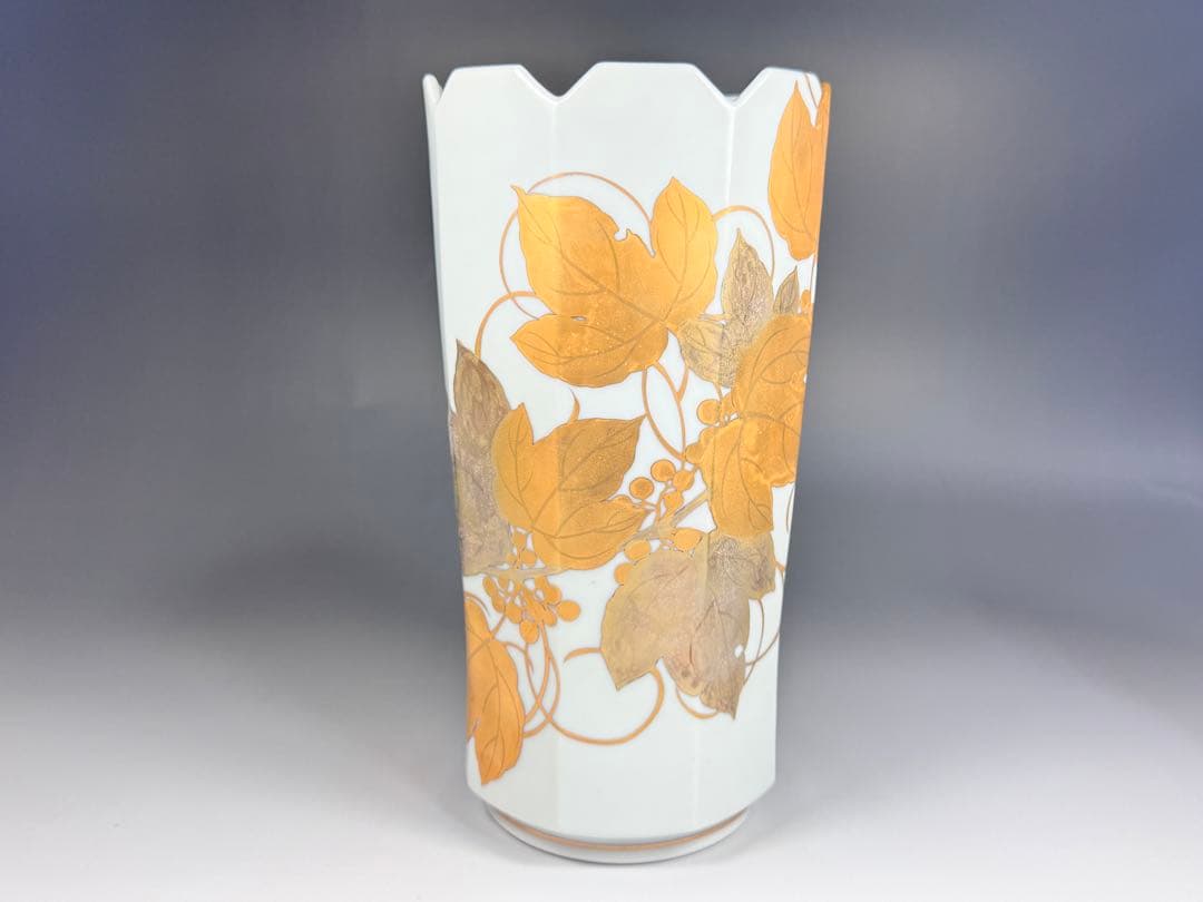 厳嶋豊之助 金銀彩野葡萄文 白磁八角花瓶 共箱 共布 花瓶 花器 厳嶋 豊之助