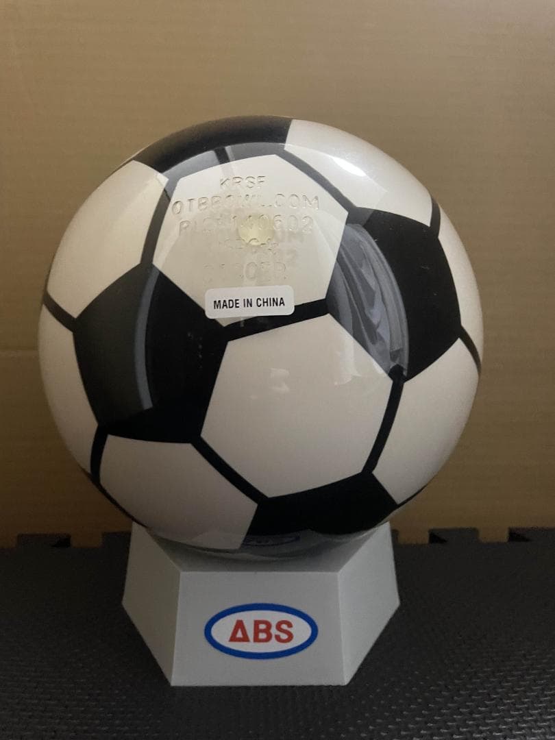 【新品】クリアサッカーボーリングボール　14ポンド
