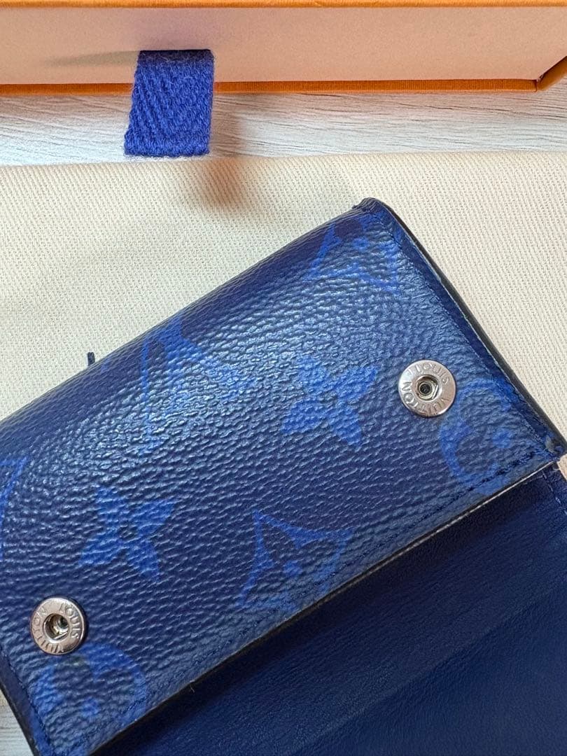 美品　ルイヴィトン ディスカバリーコンパクト タイガラマ 折り財布 ブルー