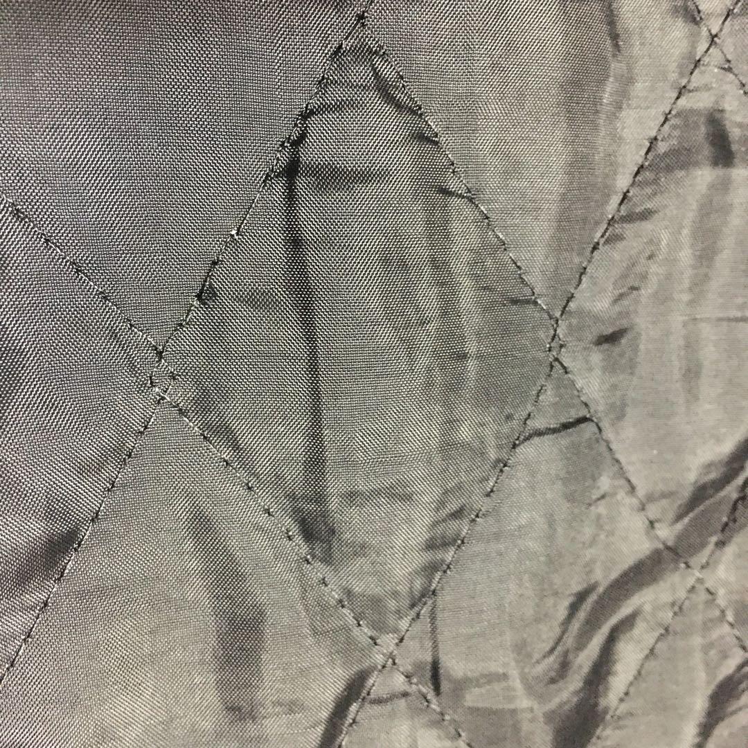 【個性派古着】デザイン革ジャン　牛革　ツヤあり　黒　短丈　ファスナー式　メンズM