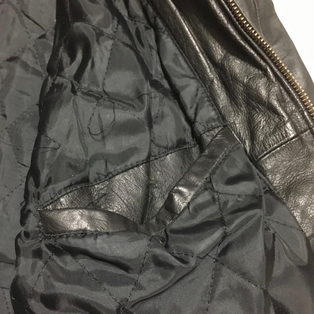 【個性派古着】デザイン革ジャン　牛革　ツヤあり　黒　短丈　ファスナー式　メンズM