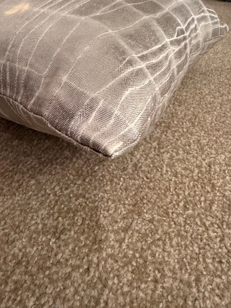 アルマーニ　高級クッション