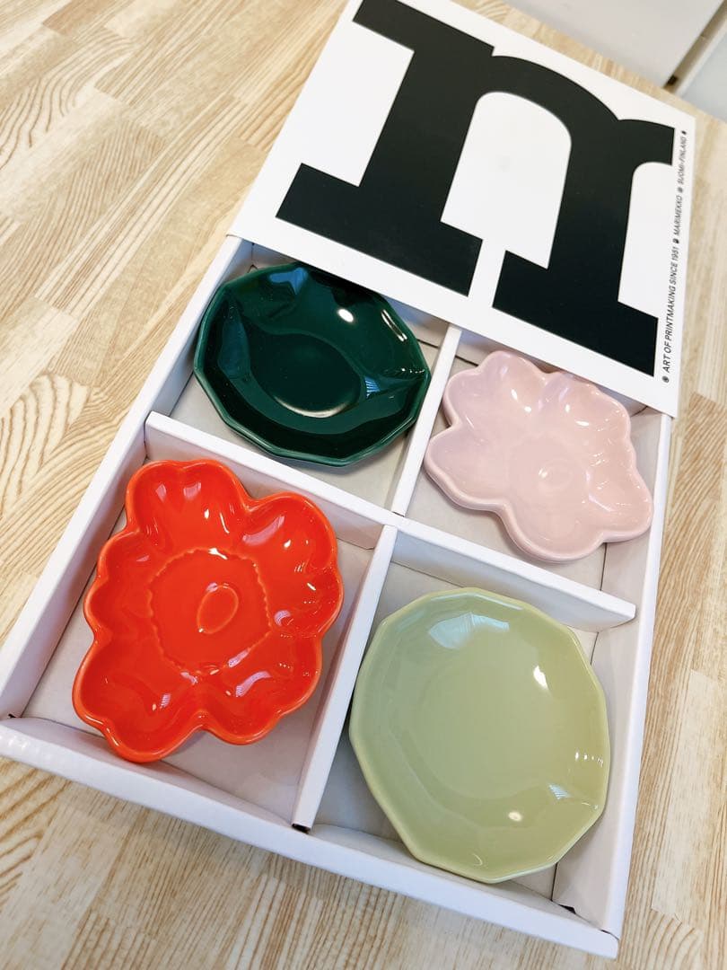 新品未使用　マリメッコ　2026新作　ウニッコプレート　4枚セット